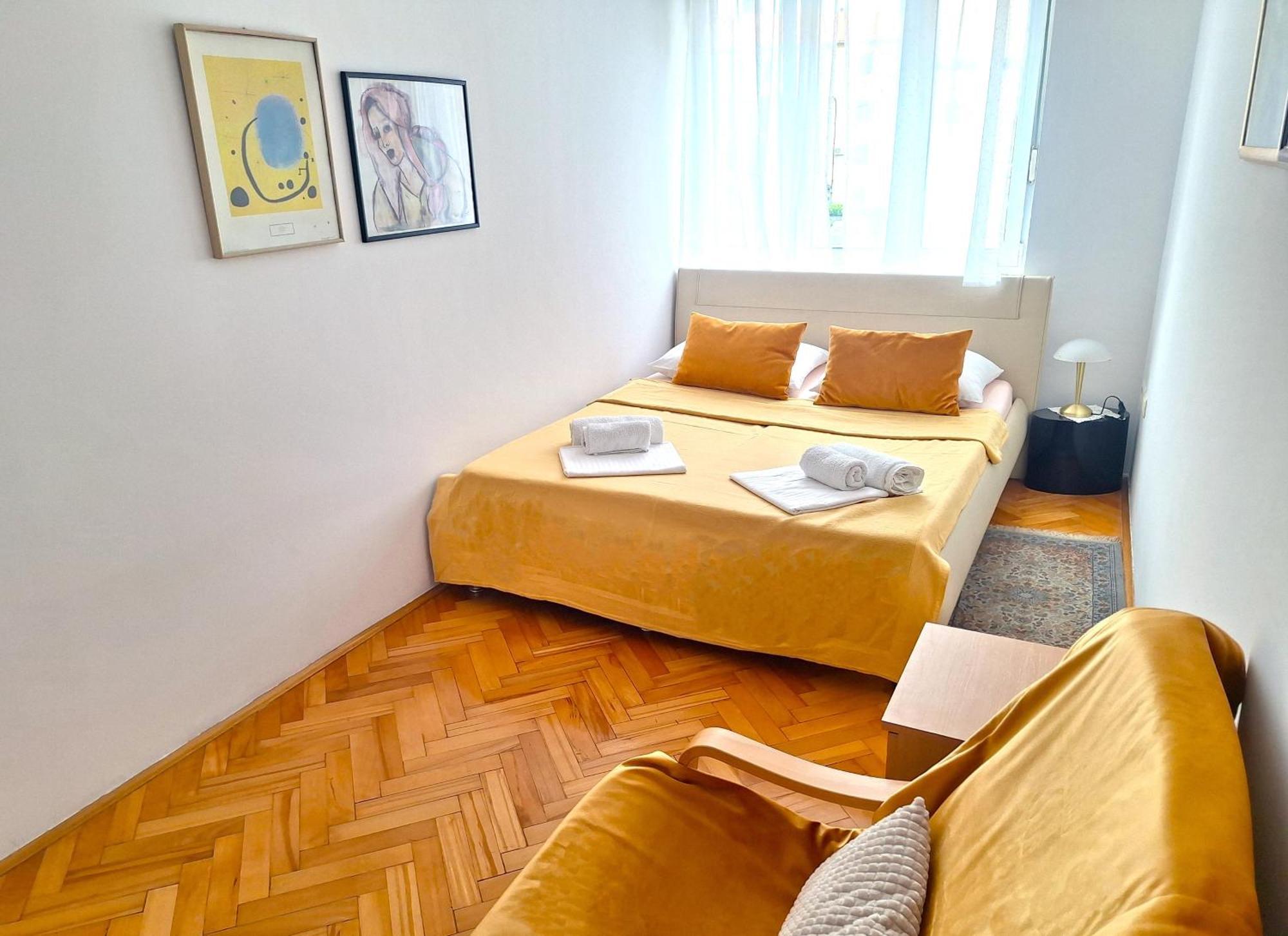 Sunny Center Apartment Split Kamer foto